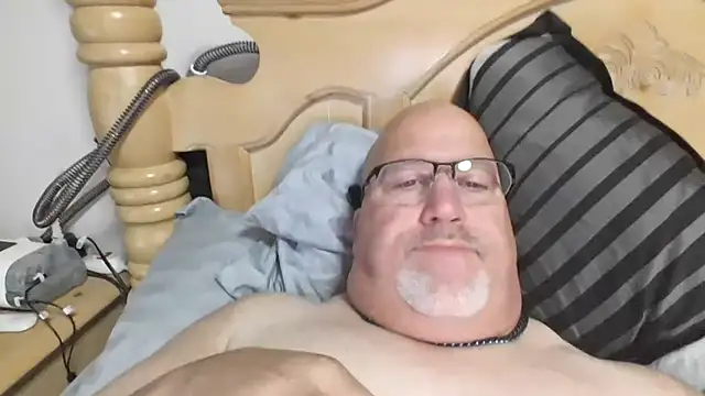 Snapshot of Bigbear0563 chatting on October 29, 2025, 4:17 pm Bigbear0563 online show from October 29, 2025, 4:17 pm