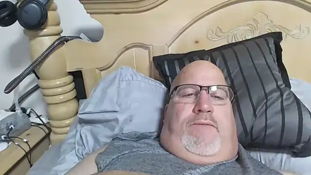 Snapshot of Bigbear0563 chatting on November 14, 2025, 5:33 am Bigbear0563 online show from November 14, 2025, 5:33 am