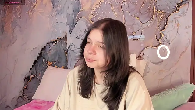 Snapshot of Mey_moon chatting on March 4, 2026, 3:58 am Mey moon online show from March 4, 2026, 3:58 am