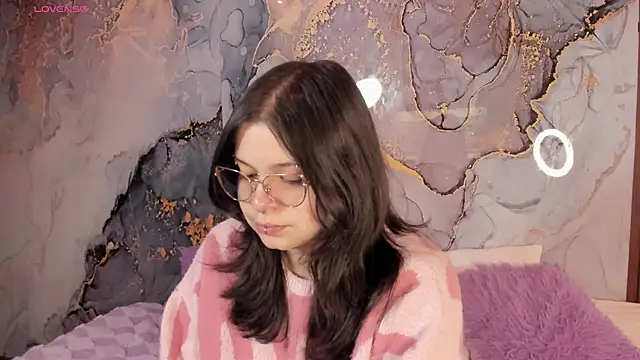 Snapshot of Mey_moon chatting on February 20, 2026, 4:09 am Mey moon online show from February 20, 2026, 4:09 am