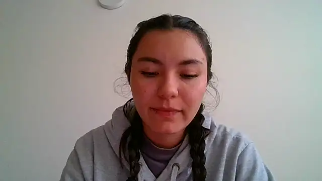  andygirl online show from April 23, 2026, 8:32 pm