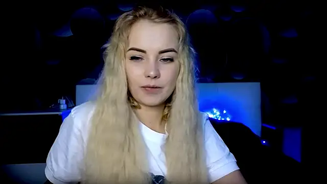 Snapshot of StephanieSweety chatting on November 13, 2025, 12:09 pm StephanieSweety online show from November 13, 2025, 12:09 pm