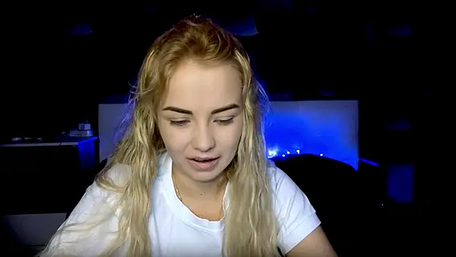 Snapshot of StephanieSweety chatting on November 7, 2025, 8:30 am StephanieSweety online show from November 7, 2025, 8:30 am