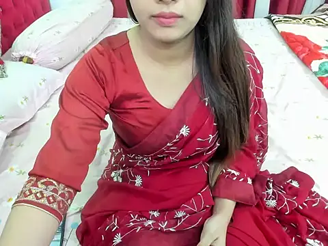 AttractiveQueen2002 online show from December 24, 2024, 3:47 pm