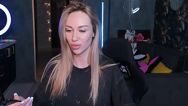 Blckmirrorr online show from November 23, 2025, 2:27 pm