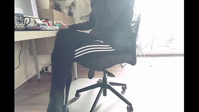 space emma online show from December 5, 2024, 1:44 pm