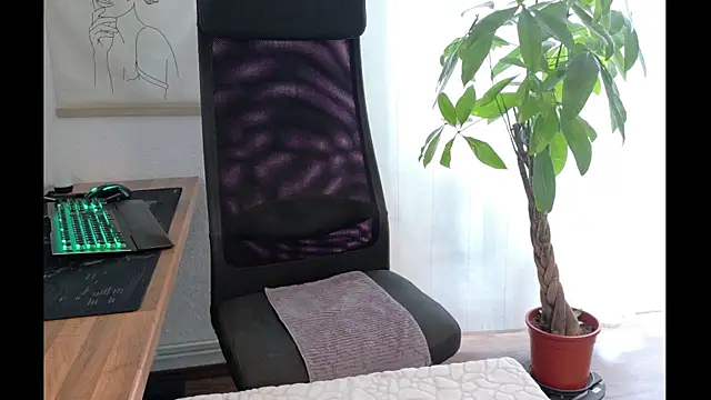 space emma online show from September 21, 2025, 7:57 am