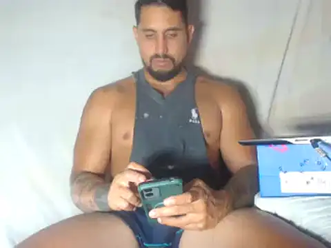 sebasx412 online show from April 16, 2026, 9:39 pm