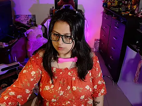 Snapshot of _lilith_heavy chatting on November 29, 2025, 5:40 am lilith heavy online show from November 29, 2025, 5:40 am