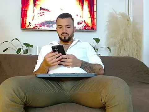 Snapshot of mathew_vidal1 chatting on November 13, 2025, 3:54 am mathew vidal1 online show from November 13, 2025, 3:54 am