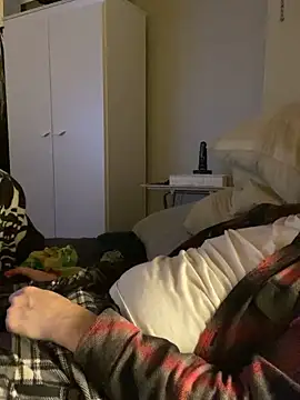 Snapshot of Helly069 chatting on December 27, 2024, 7:18 am Helly069 online show from December 27, 2024, 7:18 am