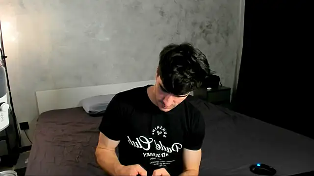 Snapshot of sam_huston chatting on July 7, 2026, 6:22 pm sam huston online show from July 7, 2026, 6:22 pm