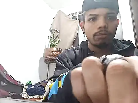 Snapshot of danidiazto2023 chatting on November 3, 2025, 9:35 am danidiazto2023 online show from November 3, 2025, 9:35 am