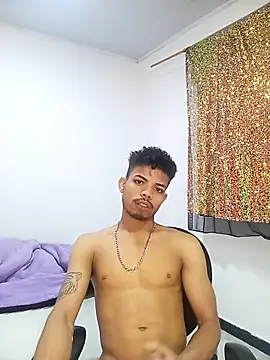 Snapshot of danidiazto2023 chatting on February 18, 2025, 12:05 am danidiazto2023 online show from February 18, 2025, 12:05 am