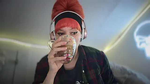 FRRANNKIE online show from October 15, 2025, 8:33 am