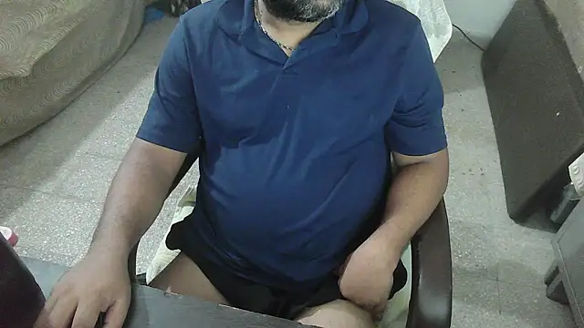 Snapshot of rentarob chatting on October 6, 2025, 5:57 pm rentarob online show from October 6, 2025, 5:57 pm