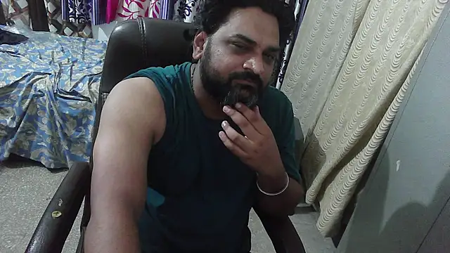 Snapshot of rentarob chatting on November 5, 2025, 1:25 pm rentarob online show from November 5, 2025, 1:25 pm