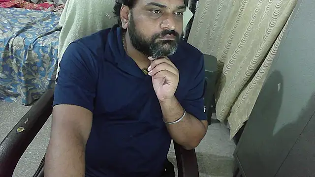 Snapshot of rentarob chatting on November 7, 2025, 3:44 am rentarob online show from November 7, 2025, 3:44 am