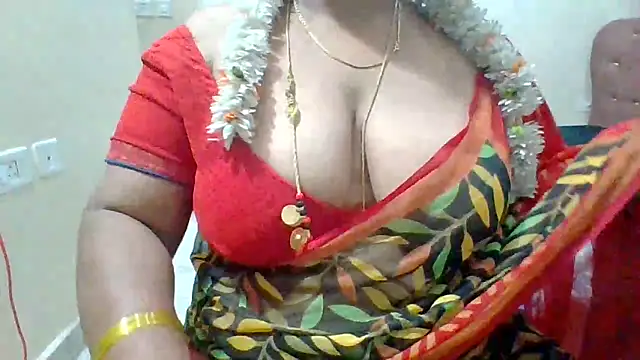 Snapshot of archanatelugu9 chatting on October 18, 2025, 7:10 am archanatelugu9 online show from October 18, 2025, 7:10 am