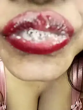 Snapshot of Hotlisa chatting on December 13, 2024, 4:11 am Hotlisa online show from December 13, 2024, 4:11 am