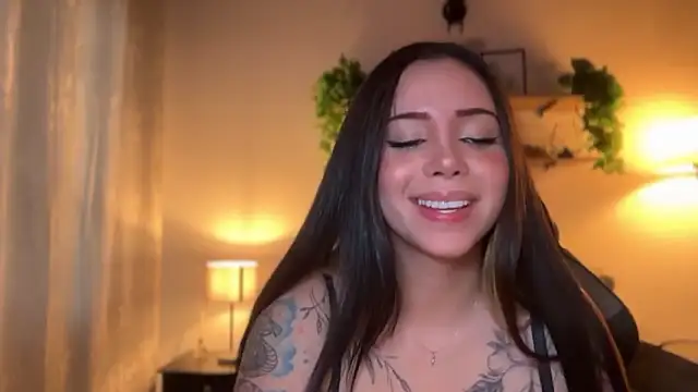 Snapshot of Paulah_x chatting on February 17, 2026, 9:12 pm Paulah x online show from February 17, 2026, 9:12 pm