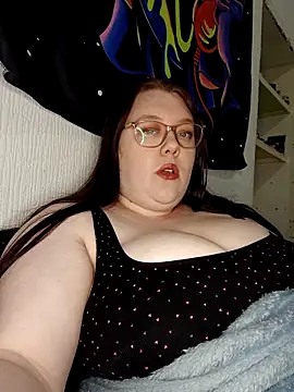 Sexycurvyemilyy online show from February 27, 2026, 9:47 pm