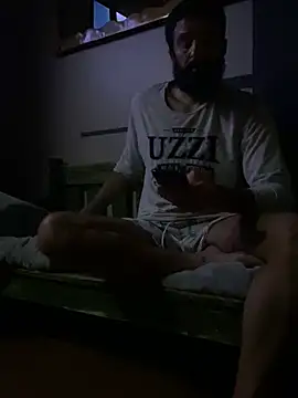 Snapshot of Dieselxxx09 chatting on February 8, 2025, 2:26 am Dieselxxx09 online show from February 8, 2025, 2:26 am