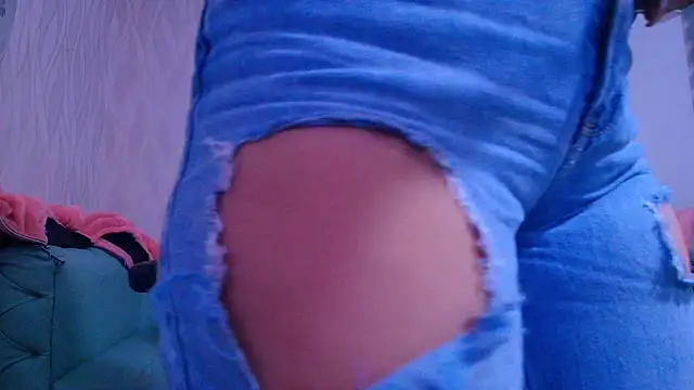 Snapshot of emyli_sam chatting on January 15, 2025, 11:53 am emyli sam online show from January 15, 2025, 11:53 am