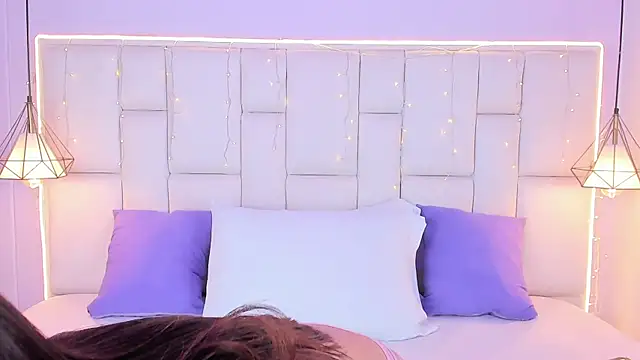 Snapshot of SarahSophia_ chatting on November 13, 2025, 11:25 am SarahSophia online show from November 13, 2025, 11:25 am