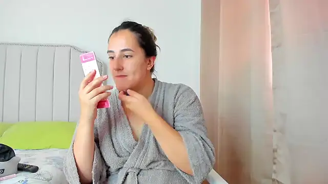 Hanna86 online show from October 27, 2025, 4:08 pm