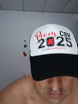 Snapshot of Angeelus2 chatting on May 27, 2026, 10:39 pm Angeelus2 online show from May 27, 2026, 10:39 pm