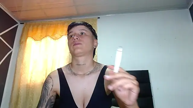 Tamarahryan online show from February 6, 2025, 4:58 pm