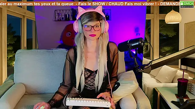 Kittychatte online show from November 4, 2025, 5:50 pm