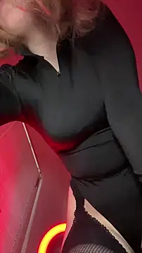 KissMissAngela online show from November 20, 2025, 7:31 am