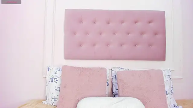 Snapshot of Madiison_Cooper chatting on January 25, 2025, 9:04 pm Madiison Cooper online show from January 25, 2025, 9:04 pm