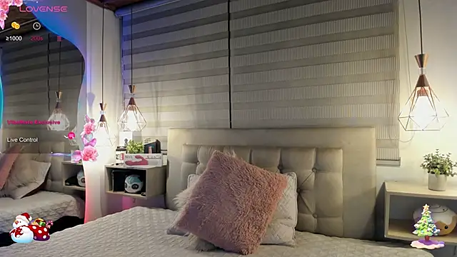 cristal  hot 1 online show from November 25, 2025, 4:57 am