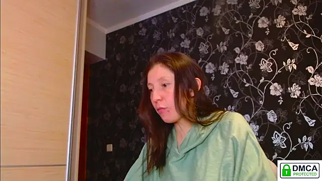 Snapshot of Sophi_Cute chatting on February 6, 2026, 2:02 pm Sophi Cute online show from February 6, 2026, 2:02 pm