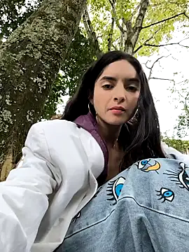 Snapshot of Sam_Sara chatting on October 23, 2025, 5:44 pm Sam Sara online show from October 23, 2025, 5:44 pm