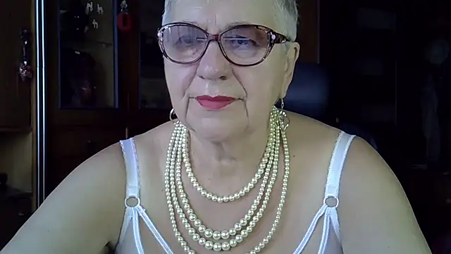 SweetCherry27 online show from September 9, 2025, 4:33 am