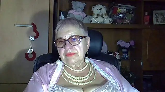 SweetCherry27 online show from September 19, 2025, 4:55 pm