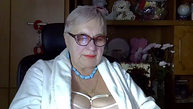 Snapshot of SweetCherry27 chatting on October 7, 2025, 4:08 pm SweetCherry27 online show from October 7, 2025, 4:08 pm