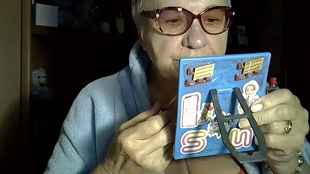 Snapshot of SweetCherry27 chatting on October 25, 2025, 4:11 am SweetCherry27 online show from October 25, 2025, 4:11 am