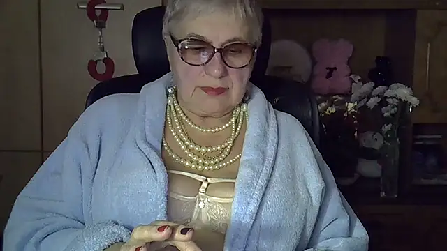 Snapshot of SweetCherry27 chatting on October 14, 2025, 3:56 pm SweetCherry27 online show from October 14, 2025, 3:56 pm