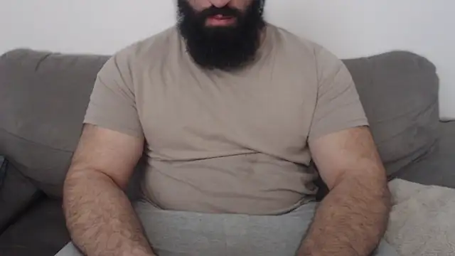 hugemachohandsome online show from April 11, 2026, 9:02 am