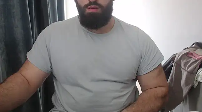 Snapshot of hugemachohandsome chatting on March 16, 2025, 11:16 am hugemachohandsome online show from March 16, 2025, 11:16 am