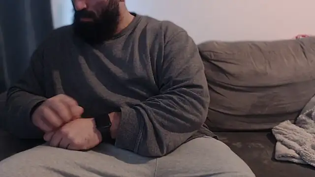 hugemachohandsome online show from December 22, 2025, 10:04 am