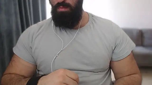 Snapshot of hugemachohandsome chatting on November 22, 2025, 11:31 am hugemachohandsome online show from November 22, 2025, 11:31 am