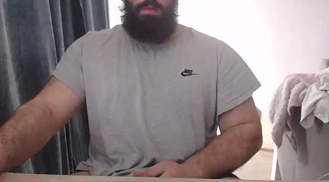 Snapshot of hugemachohandsome chatting on March 15, 2025, 8:26 am hugemachohandsome online show from March 15, 2025, 8:26 am