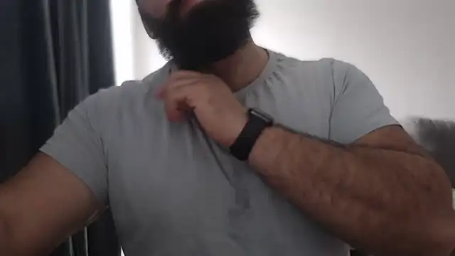 Snapshot of hugemachohandsome chatting on September 27, 2025, 8:31 am hugemachohandsome online show from September 27, 2025, 8:31 am