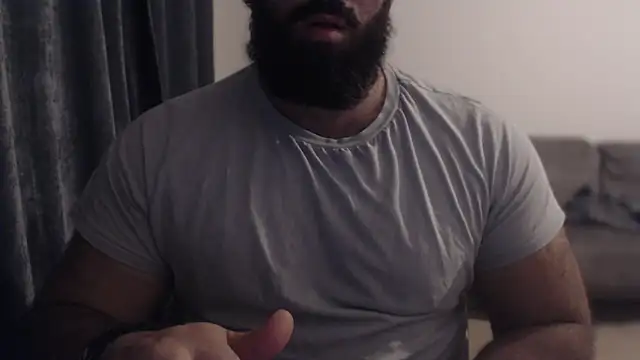 Snapshot of hugemachohandsome chatting on October 14, 2025, 9:47 pm hugemachohandsome online show from October 14, 2025, 9:47 pm